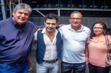 Foto - Shows com Zezé Di Camargo e Luciano e Thiago & Emerson