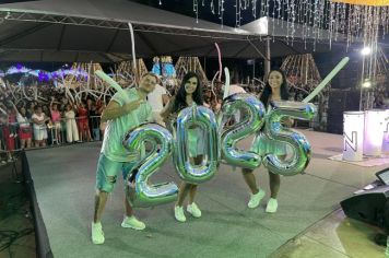 Foto - Réveillon com a Banda Origins e fogos de artifícios sem estampido marcaram a virada do ano em Cajati