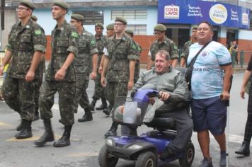 Foto - 1ª Caminhada pela Inclusão Cordão de Girassol 
