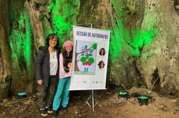 Foto - Sessão de Autógrafos - Árvore Guararema