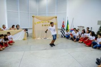 Foto - Formatura e Festa do Livro Escolas Municipais