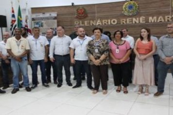 Foto - Entrega de Títulos de Regularização Fundiária - Bairro Parafuso