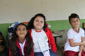 Foto - Alunos da Escola Municipal Francisco José de Lima Jr visitam o aterro sanitário do Município