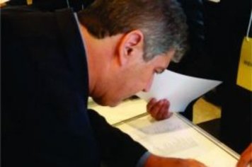 Assinatura do Termo de Adesão ao Programa Internet para Todos hoje em Brasília, entre a Prefeitura de Cajati e o Ministério da Ciência, Tecnologia, Inovação e Comunicações