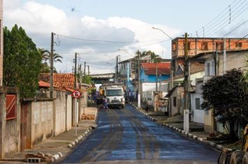 Começa o recapeamento asfáltico na rua Bico do Pato