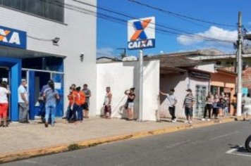 Prefeitura de Cajati distribui máscaras em estabelecimentos de maior aglomeração de pessoas