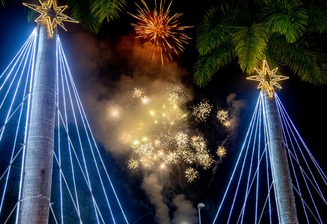 Cajati reúne mais de 10 mil pessoas na virada do ano