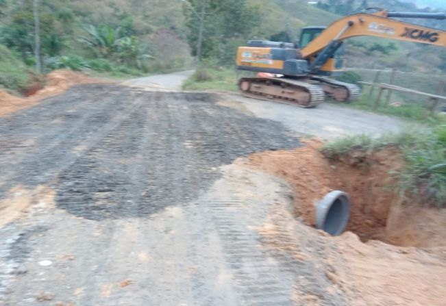 Serviços Municipais está realizando manutenções no bairro Capelinha