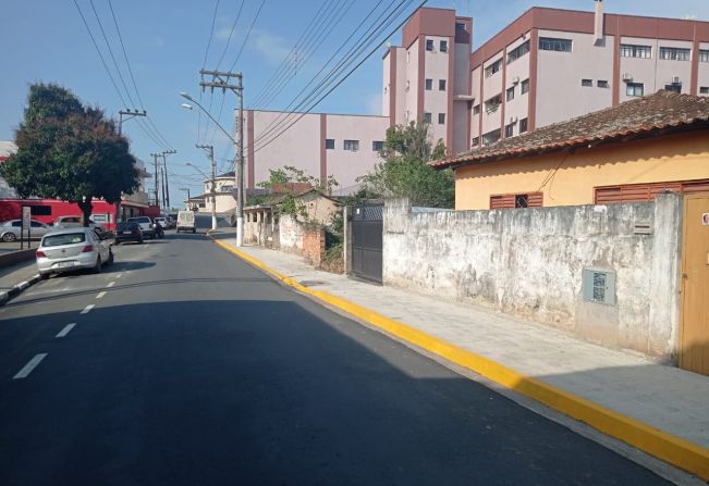 Recapeamento asfáltico na rua doutor Pierre Geisweiller foi finalizada